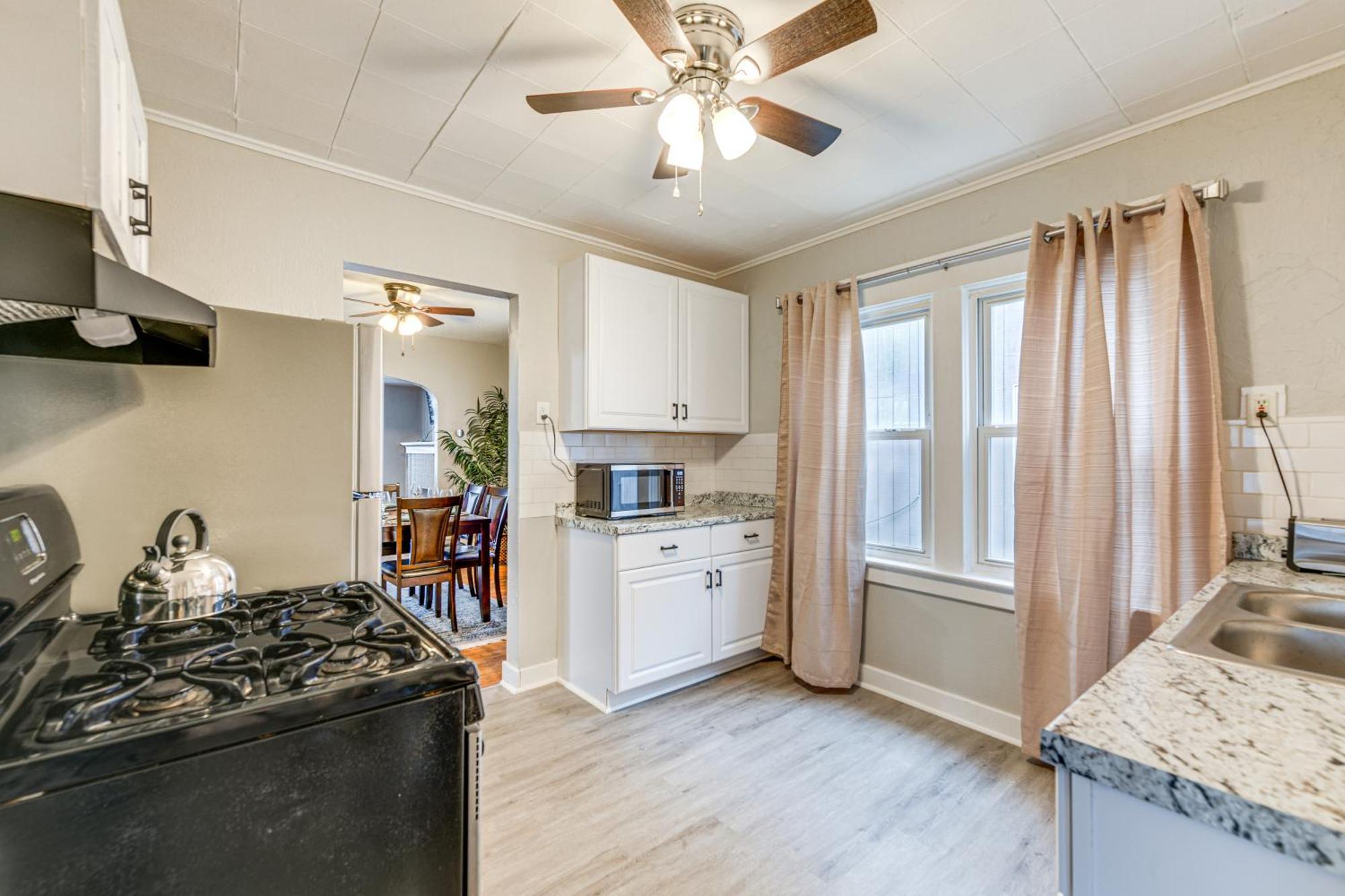 6 Mi To Downtown Attractions!
